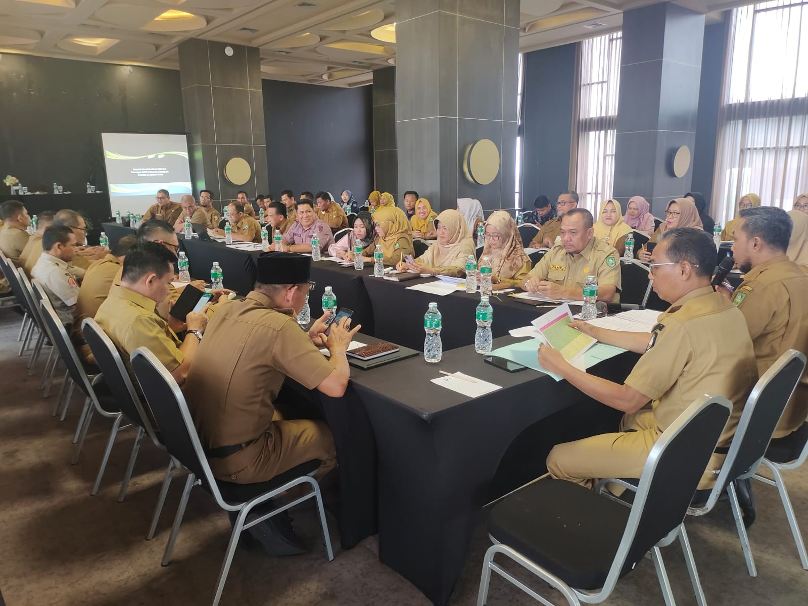 2023 11 07 084938 ii2971244169186 rapat realisasi fisik pemkab bengkalis